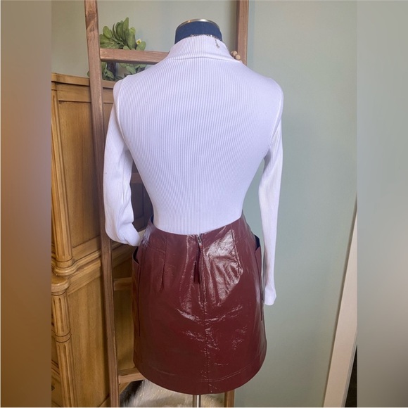 Maeve Anthropologie Faux Patent Leather Cargo
Pocket Mini Skirt Size 2 Petite - Picture 7 of 8